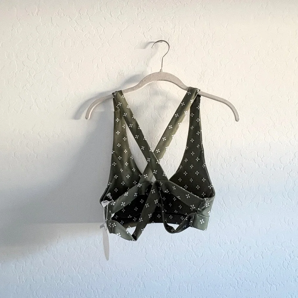 Sarahs Day x White‎ Fox Active White Jasmine Sports Bra Olive Clover Print XL